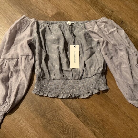 Women's Small | NWT Off Shoulder Top | Excellent Condition - Picture 1 of 1